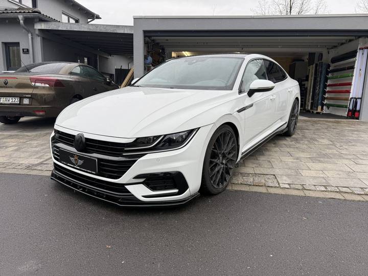 VW Arteon mit weißer Vollfolierung