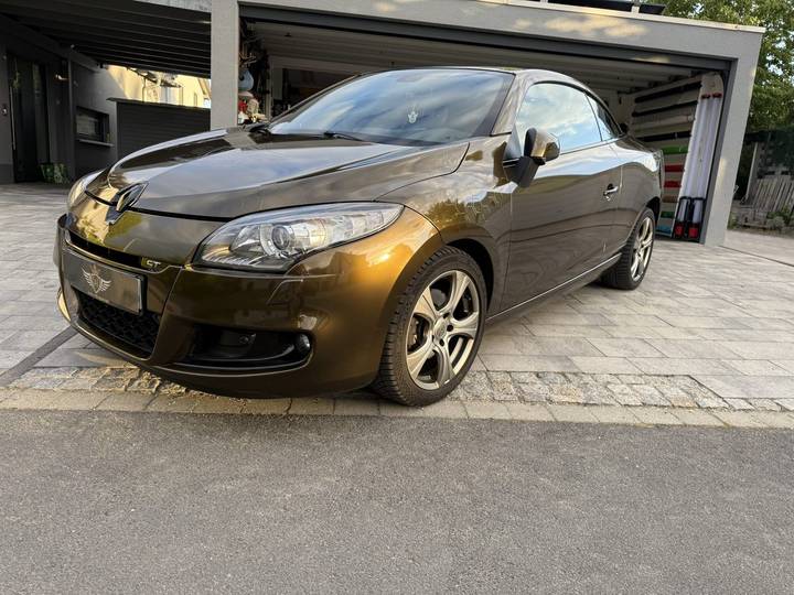 Renault Mégane CC mit Gold-Metallic Folierung